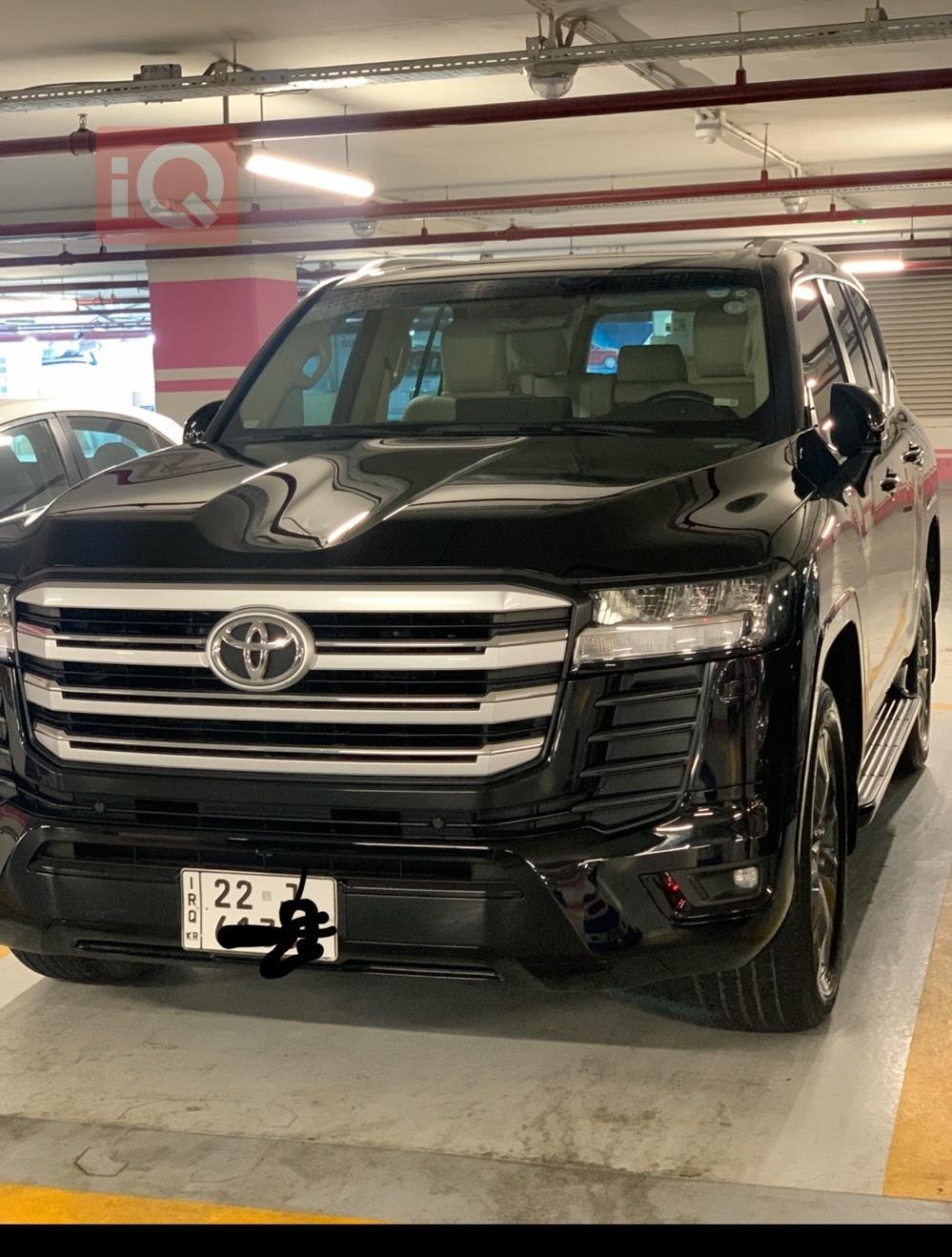 تۆیۆتا لاند کروزەر